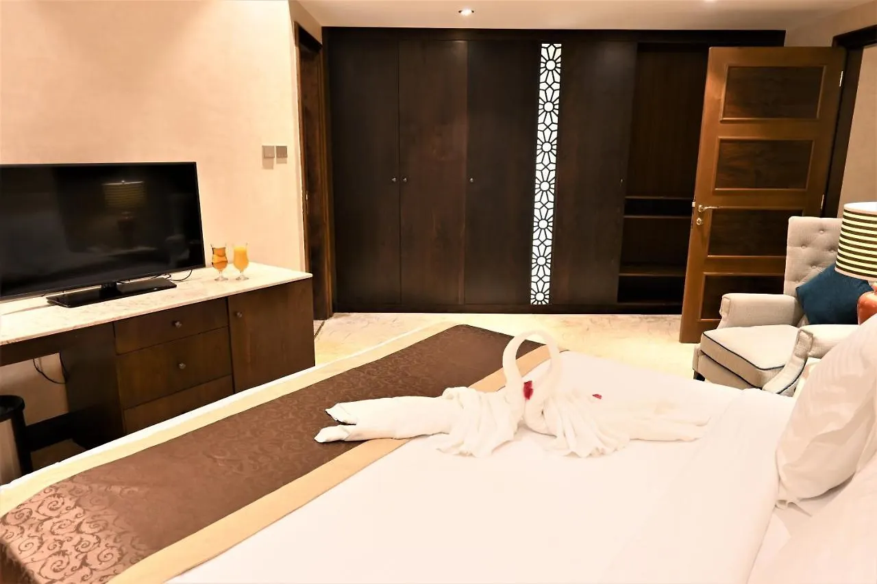 Crystal Plaza Al Majaz Hotel Şarja